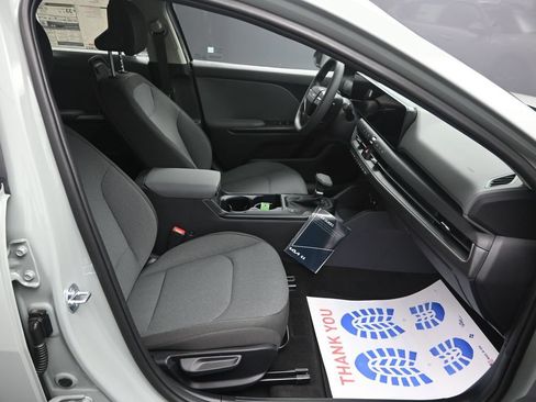Certified 2026 Kia K4 FWD image 33