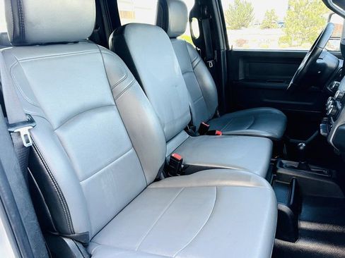 Used 2024 RAM 3500 Tradesman w/ Chrome Appearance Group image 11