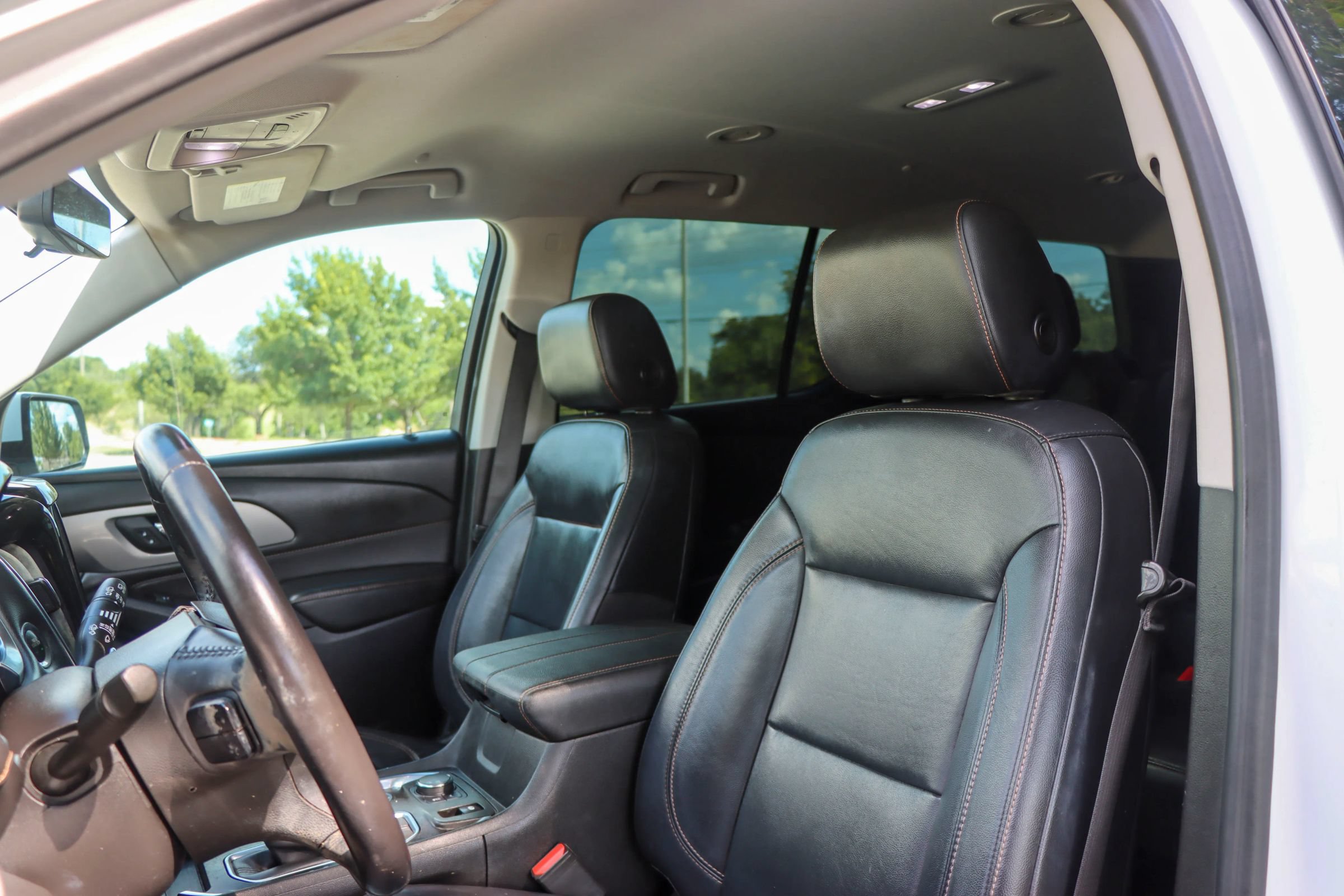 Used 2020 Chevrolet Traverse RS w/ LPO, Floor Liner Package FWD image 14