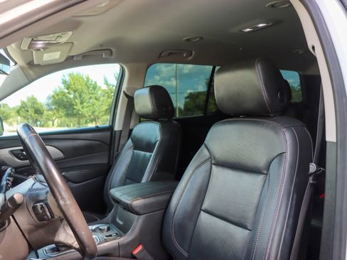 Used 2020 Chevrolet Traverse RS w/ LPO, Floor Liner Package FWD image 14