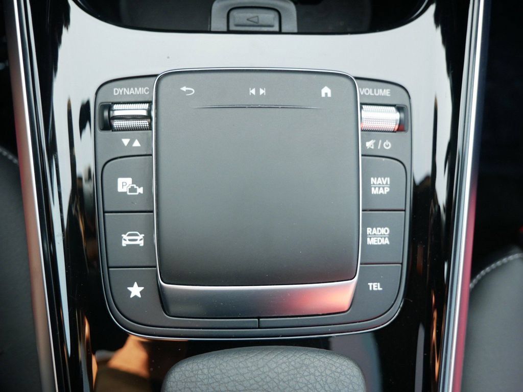 Used 2023 Mercedes-Benz GLB 250 4MATIC image 25