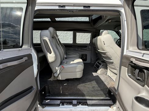 Used 2019 GMC Savana 2500 image 13