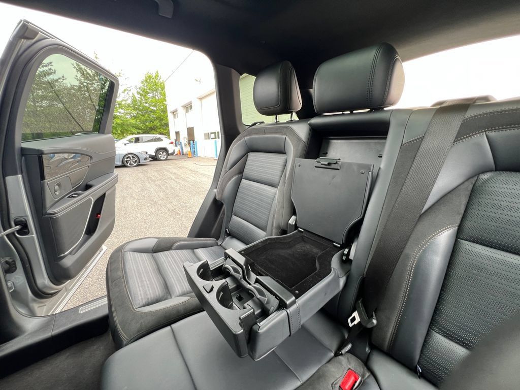 Used 2024 Lincoln Nautilus Reserve w/ Equipment Group 202A AWD/4WD image 27