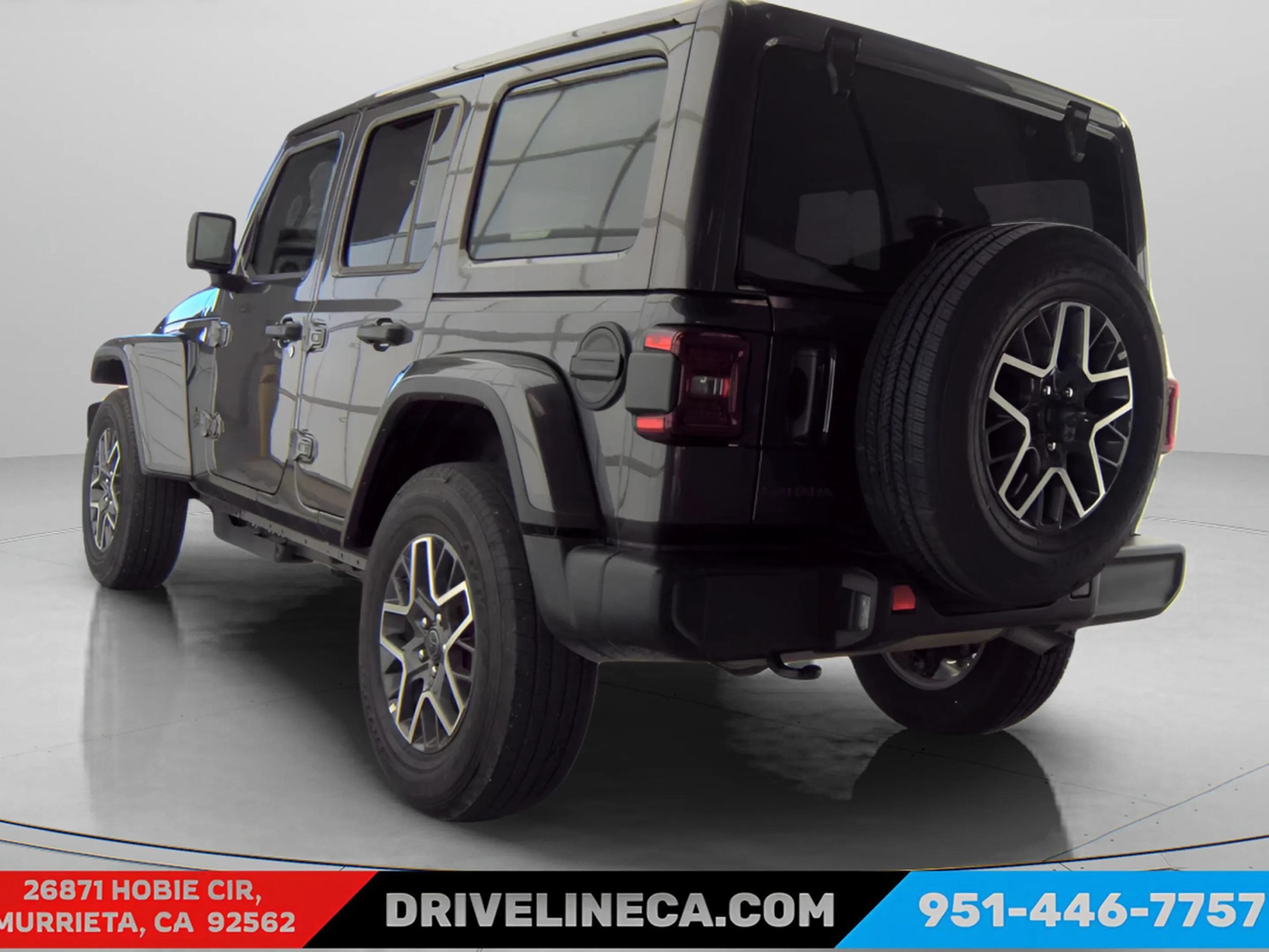 Used 2026 Jeep Wrangler Unlimited Sahara AWD/4WD image 4