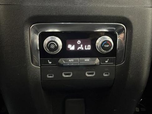 Used 2023 GMC Yukon XL Denali Ultimate image 45