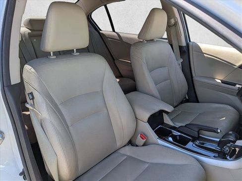 Used 2017 Honda Accord EX-L image 19