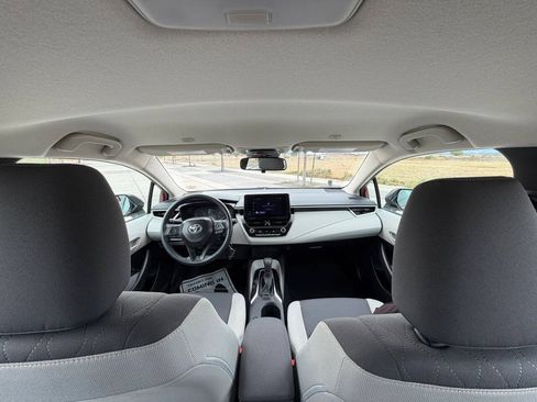 Used 2025 Toyota Corolla LE FWD image 20