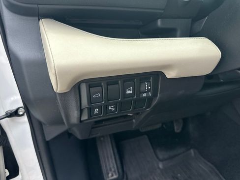 Used 2019 Subaru Ascent Touring AWD/4WD image 13