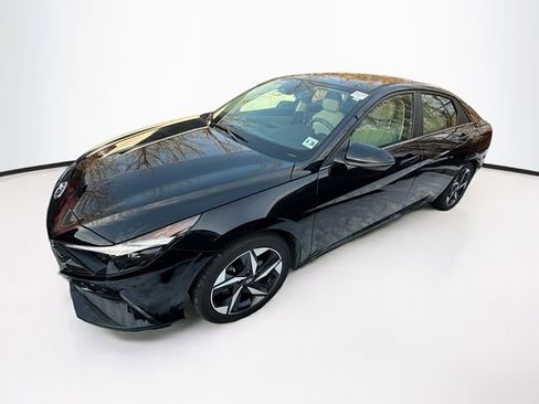 Certified 2023 Hyundai Elantra Limited w/ Cargo Package image 5