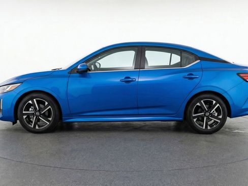 Used 2025 Nissan Sentra SV image 5