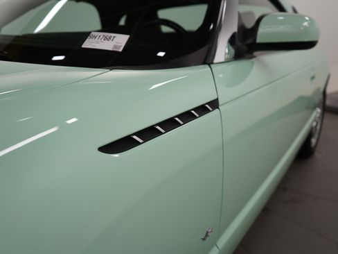 Used 2004 Ford Thunderbird image 24