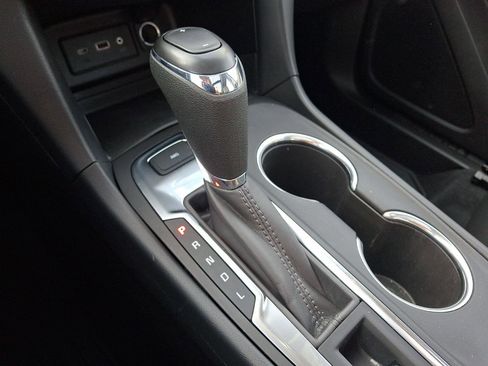 Used 2020 Chevrolet Equinox LT w/ Midnight Edition image 16