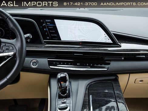 Used 2024 Cadillac Escalade Premium Luxury w/ Performance Package AWD/4WD image 12