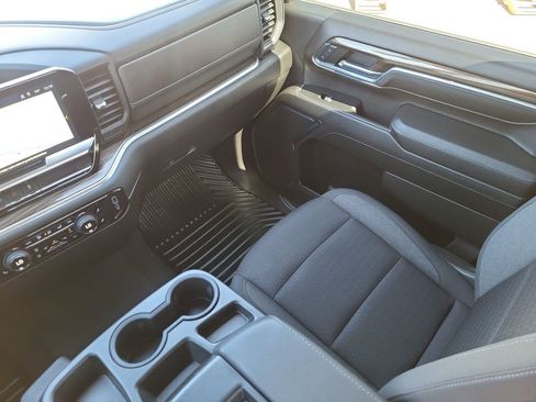 Used 2024 Chevrolet Silverado 2500 LT w/ Convenience Package AWD/4WD image 11