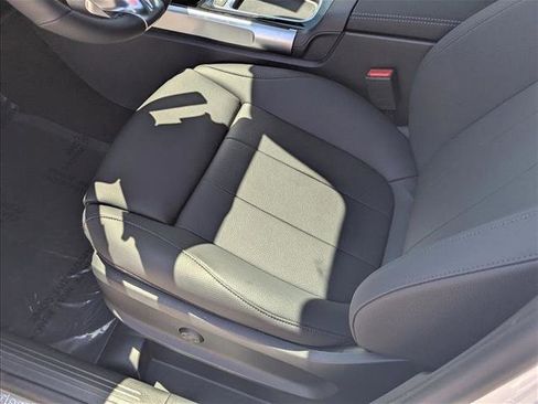 New 2026 Mercedes-Benz GLB 250 image 4
