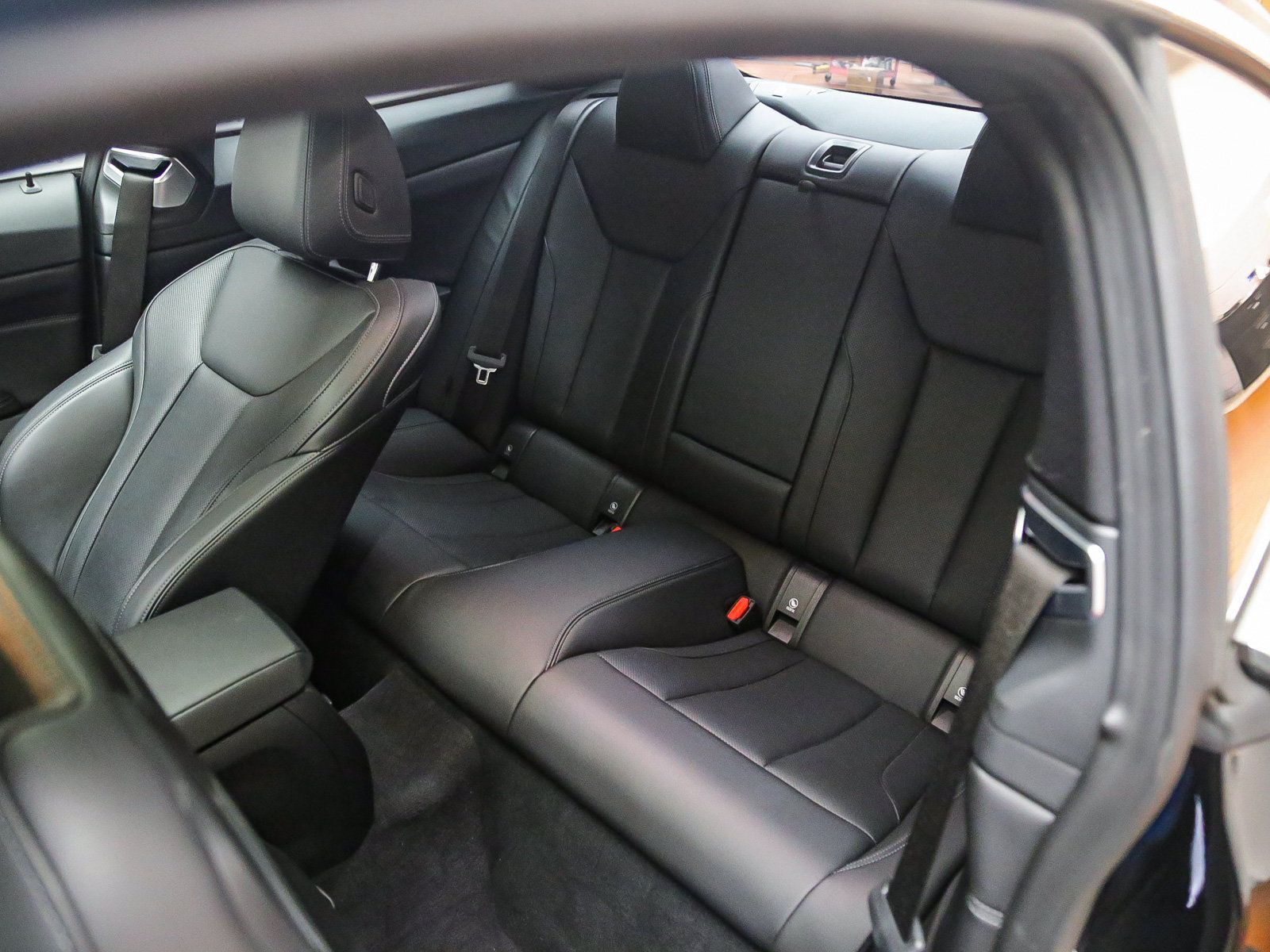 Used 2024 BMW 430i Coupe w/ Convenience Package RWD image 20