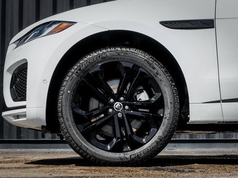 Used 2025 Jaguar F-PACE R-Dynamic S image 4