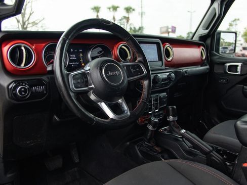 Used 2021 Jeep Gladiator Rubicon w/ Cold Weather Group AWD/4WD image 20