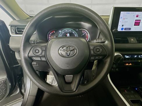 Used 2023 Toyota RAV4 LE FWD image 15