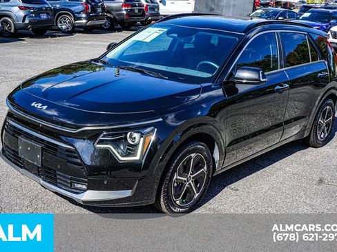 Used 2023 Kia Niro SX image 16