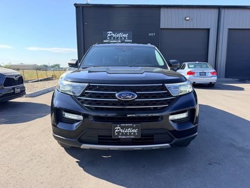 Used 2020 Ford Explorer XLT w/ Equipment Group 202A AWD/4WD image 2
