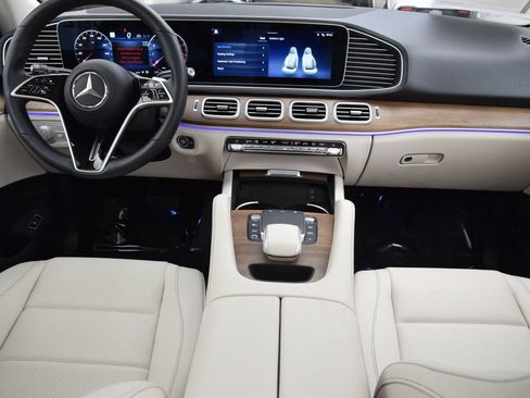 Used 2025 Mercedes-Benz GLE 450 4MATIC w/ AMG Line Exterior image 20