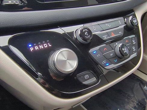 Used 2017 Chrysler Pacifica Touring-L Plus image 12