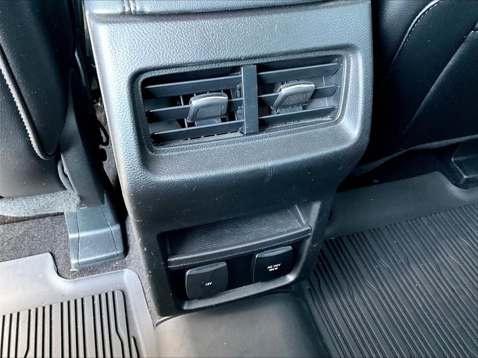 Used 2019 Ford Edge SEL w/ Equipment Group 201A AWD/4WD image 9