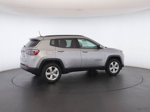 Certified 2019 Jeep Compass Latitude w/ Popular Equipment Group AWD/4WD image 25