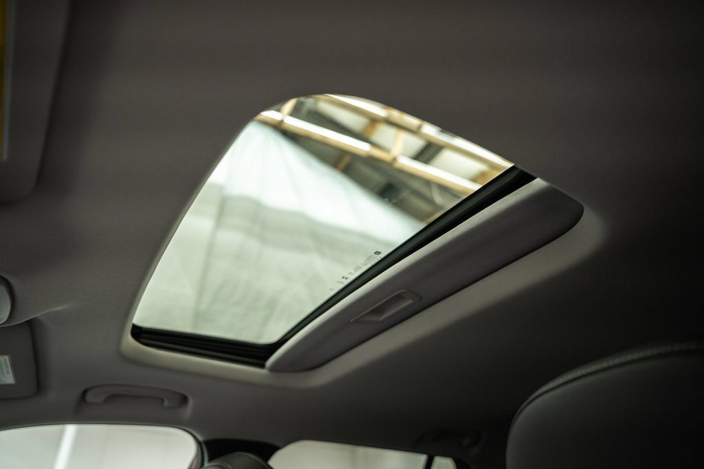 New 2026 Chevrolet Trax LT w/ Sunroof Package FWD image 40
