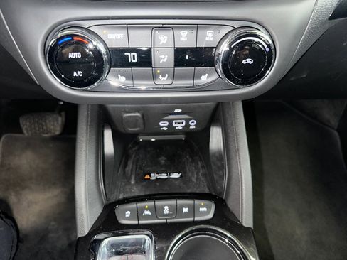 Certified 2022 Chevrolet TrailBlazer RS w/ Technology Package image 14