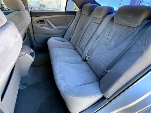 Used 2011 Toyota Camry LE w/ LE Extra-Value Pkg image 19