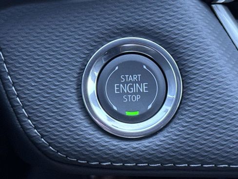 New 2026 Chevrolet Equinox LT w/ Convenience Package II image 16