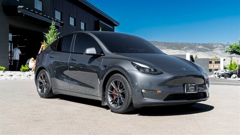 Used 2022 Tesla Model Y Performance AWD/4WD image 1
