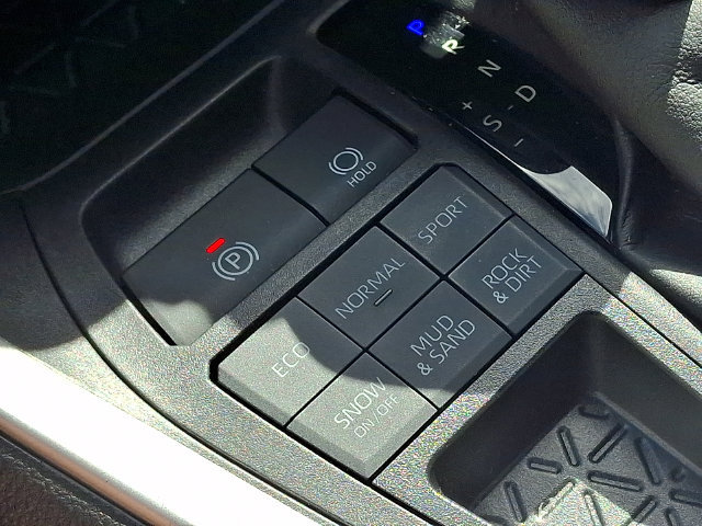 Certified 2022 Toyota RAV4 LE AWD/4WD image 15