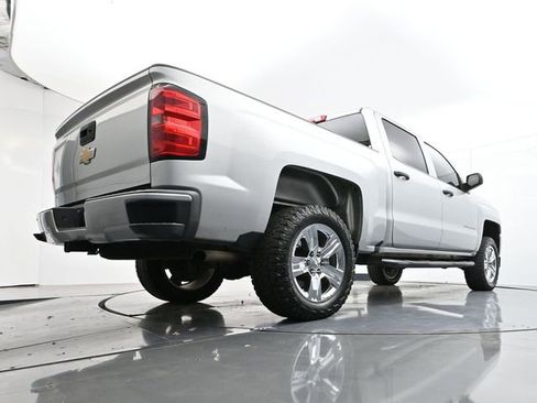 Used 2018 Chevrolet Silverado 1500 Custom w/ Custom Value Package image 42