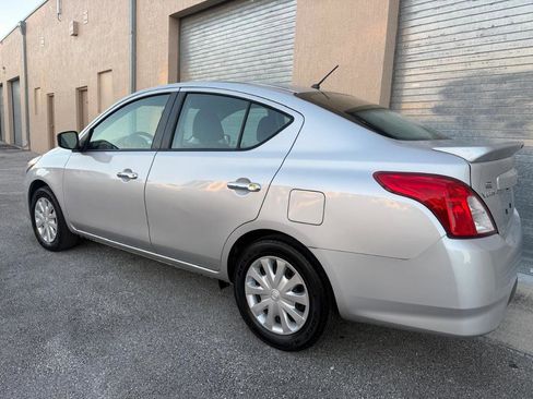 Used 2019 Nissan Versa SV FWD image 13
