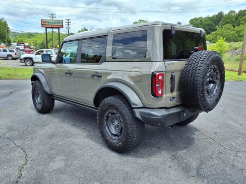 New 2025 Ford Bronco Badlands image 2