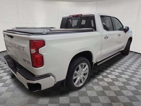 Certified 2025 Chevrolet Silverado 1500 High Country AWD/4WD image 4