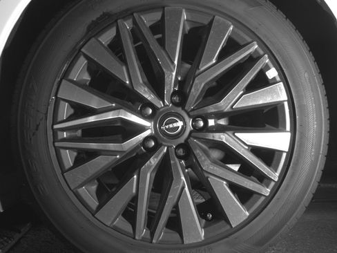 Used 2025 Nissan Altima 2.5 SV image 14