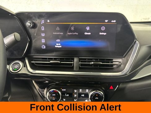 Used 2026 Chevrolet Trax ACTIV w/ Sunroof Package FWD image 17