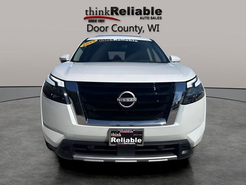 Used 2025 Nissan Pathfinder SL AWD/4WD image 9