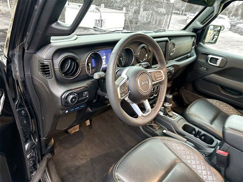 Used 2023 Jeep Wrangler Unlimited Sahara image 10