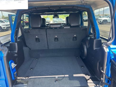 Used 2022 Jeep Wrangler Unlimited Sahara w/ Safety Group AWD/4WD image 30