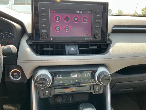Used 2020 Toyota RAV4 XLE w/ Convenience Package AWD/4WD image 8