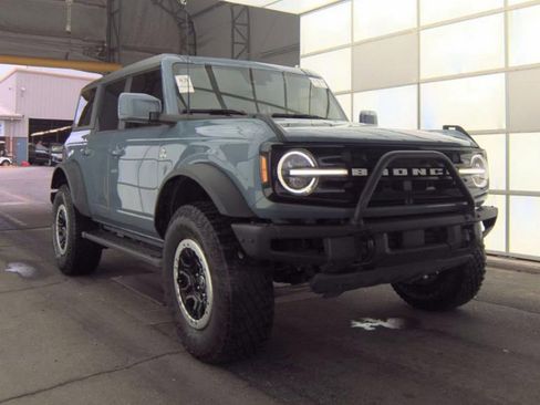 Used 2024 Ford Bronco Outer Banks w/ Sasquatch Package AWD/4WD image 4