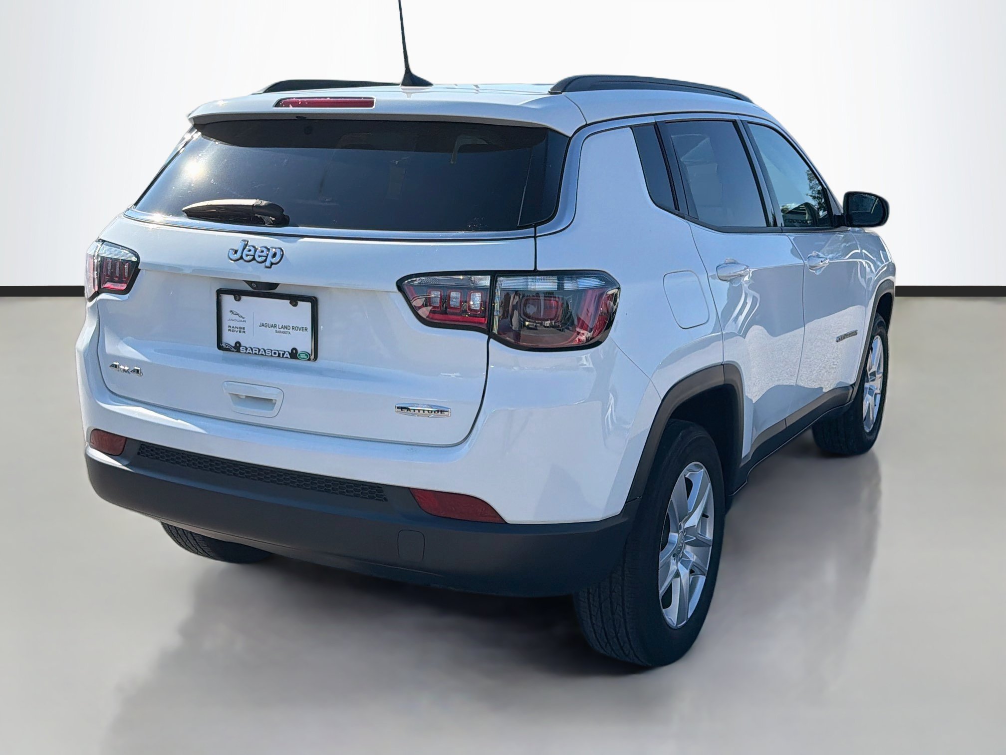 Used 2022 Jeep Compass Latitude AWD/4WD image 5