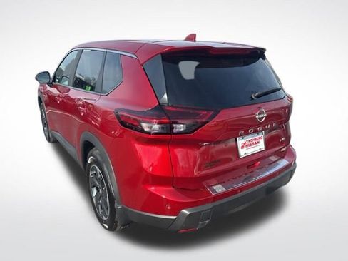 Used 2025 Nissan Rogue SV image 3