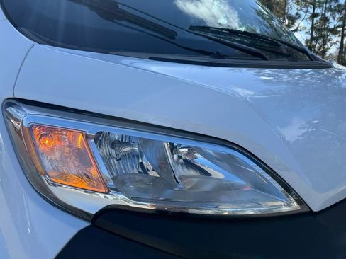 Used 2024 RAM ProMaster 2500 w/ Convenience Group image 4