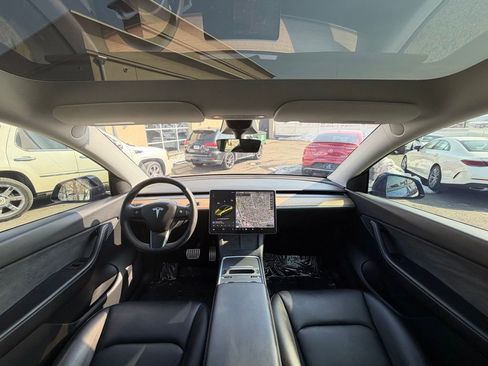 Used 2022 Tesla Model Y Performance image 18